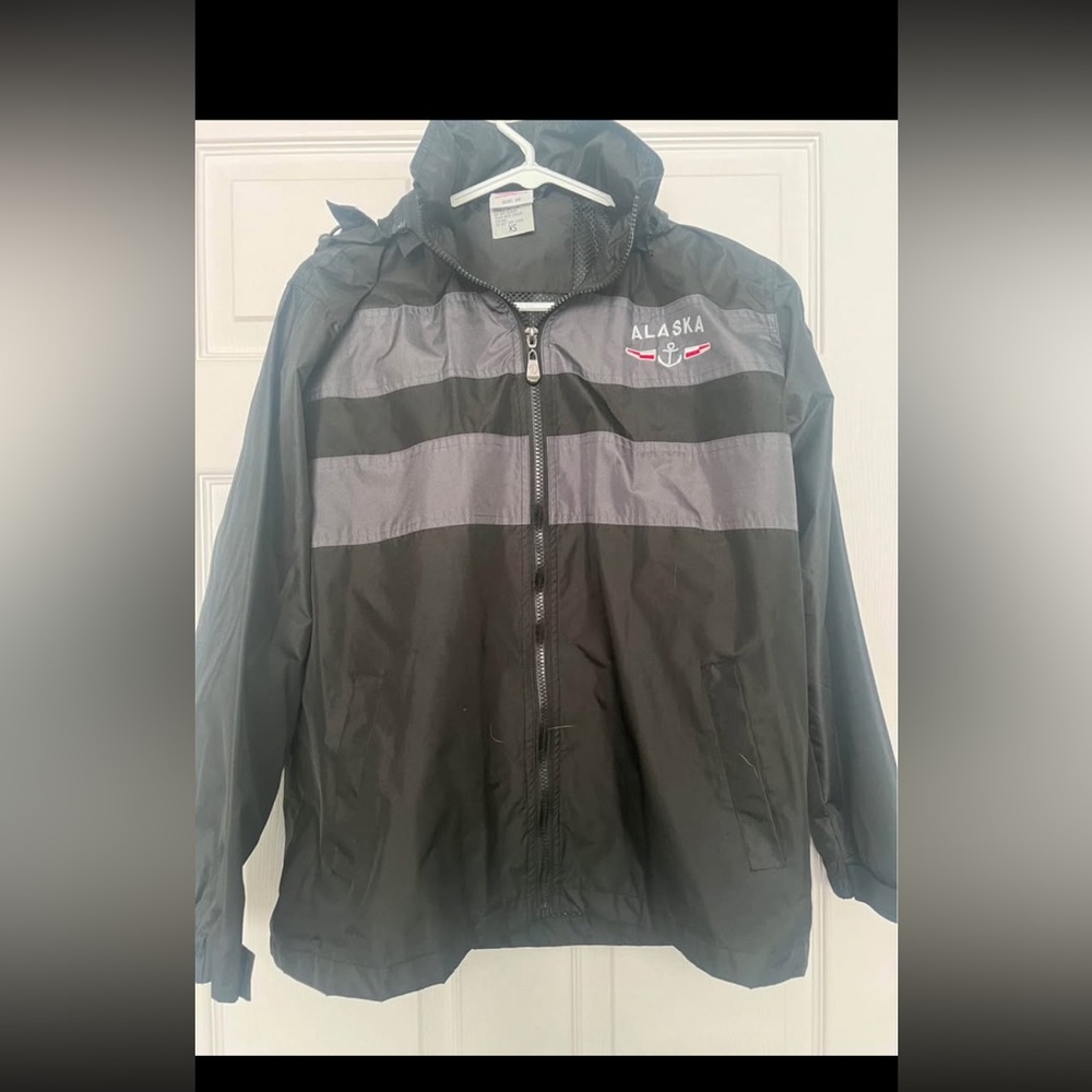Alaska wind breaker